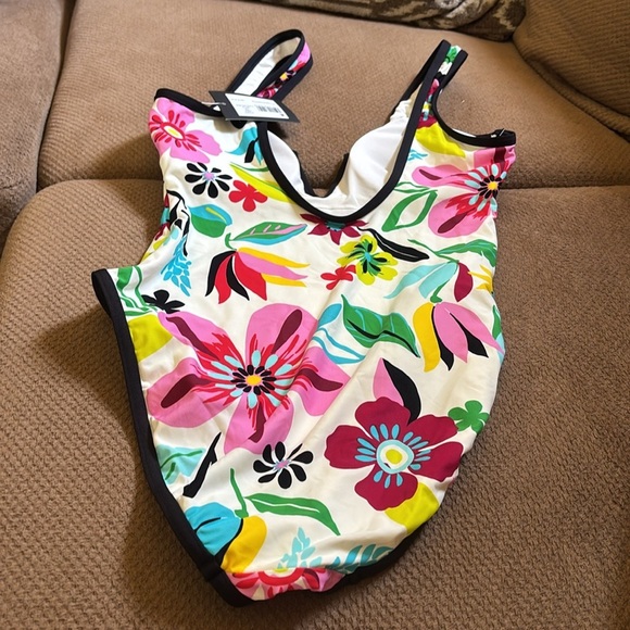 Kate Spade New York V-Wire One Piece Swimsuit! XS Cream - Picture 5 of 5